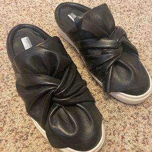 Leather Slide sneaker